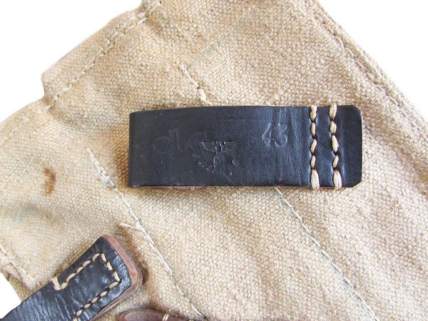 Matching WWII German MP40 Pouches - clg 43