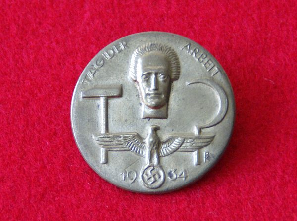 Third Reich Tinnie - Tag der Arbeit 1934