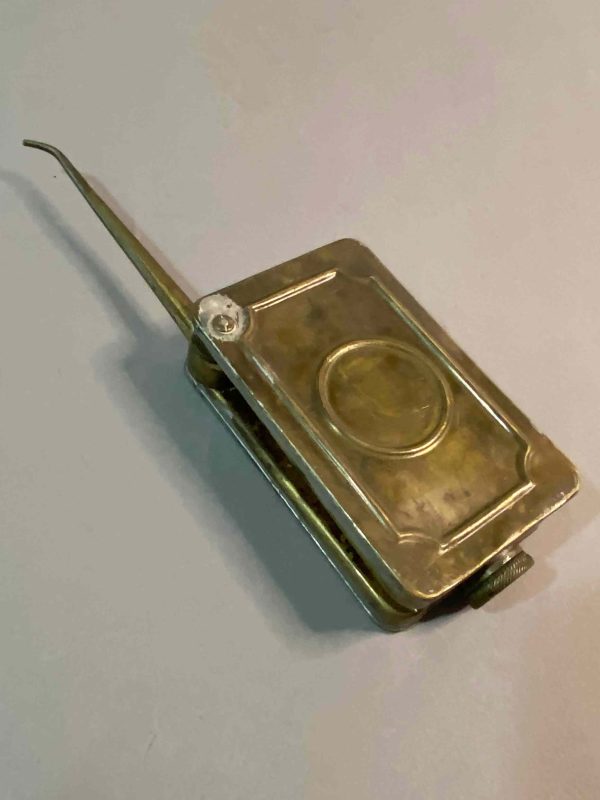 Early brass MG15/34 oiler